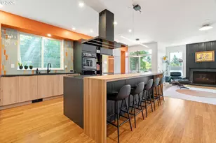 10142 NW Fleetwood Dr, Portland, OR 97229 - Photo 9