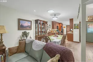 10290 SW Greenleaf Terrace, Portland, OR 97224 - Photo 13