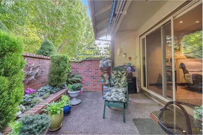 10290 SW Greenleaf Ter, Portland, OR 97224 - Photo 5