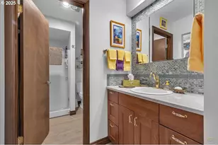 10290 SW Greenleaf Terrace, Portland, OR 97224 - Photo 21