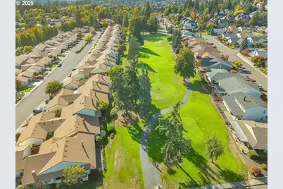 10290 SW Greenleaf Ter, Portland, OR 97224 - Photo 27