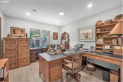 10290 SW Greenleaf Ter, Portland, OR 97224 - Photo 23