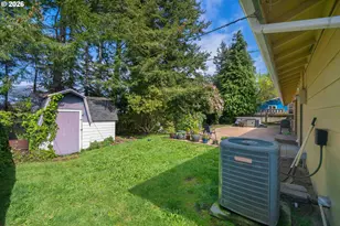 3864 Vista Dr, North Bend, OR 97459 - Photo 25