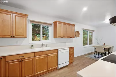 3299 Durland Dr, Hood River, OR 97031 - Photo 9