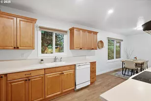 3299 Durland Dr, Hood River, OR 97031 - Photo 9