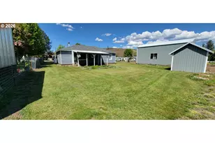 306 Donald St, Wallowa, OR 97885 - Photo 17