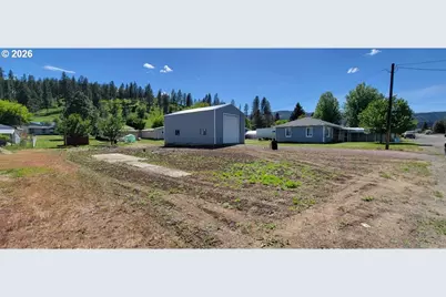 306 Donald St, Wallowa, OR 97885 - Photo 17