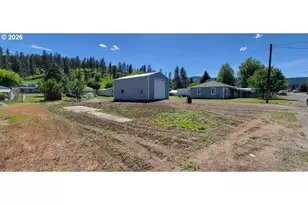 306 Donald St, Wallowa, OR 97885 - Photo 17