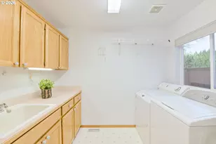 1315 NE Zachary St, Hillsboro, OR 97124 - Photo 19