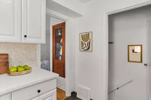 1726 SE Reedway St, Portland, OR 97202 - Photo 13
