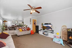 2345 NE Division St, Gresham, OR 97030 - Photo 11