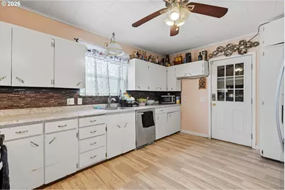 2345 NE Division St, Gresham, OR 97030 - Photo 17