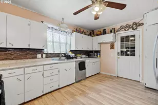 2345 NE Division St, Gresham, OR 97030 - Photo 17