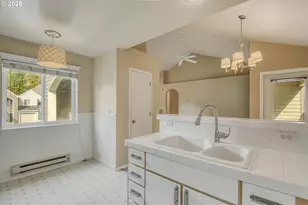 5225 Jean Rd, Lake Oswego, OR 97035 - Photo 9