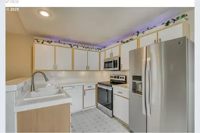 5225 Jean Rd #507, Lake Oswego, OR 97035 - Photo 3