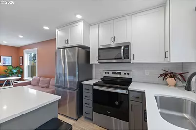 8838 N Drummond Ave, Portland, OR 97217 - Photo 11