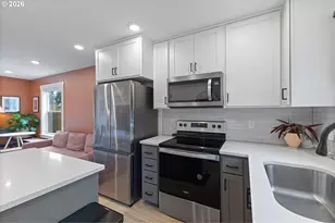 8838 N Drummond Ave, Portland, OR 97217 - Photo 11