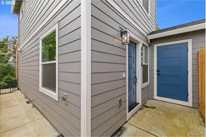 8838 N Drummond Ave, Portland, OR 97217 - Photo 1