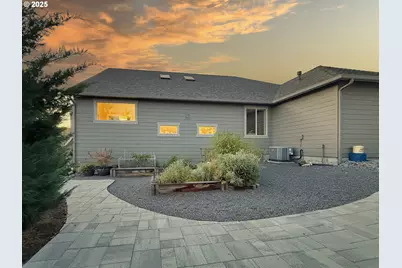 61076 Manhae Loop, Bend, OR 97702 - Photo 43