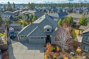 61076 Manhae Loop, Bend, OR 97702 - Photo 3