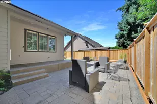 2183 Ashbury Dr, Eugene, OR 97408 - Photo 39