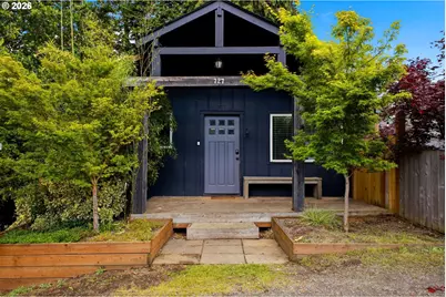 727 Warren St, Oregon City, OR 97045 - Photo 1