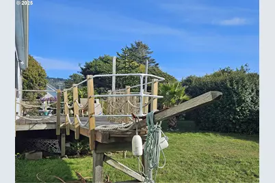 97882 Marks Ln, Brookings, OR 97415 - Photo 23
