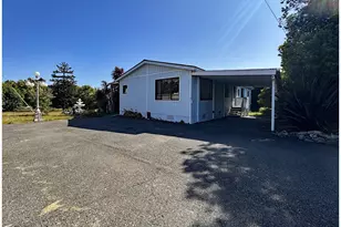 97882 Marks Ln, Brookings, OR 97415 - Photo 17