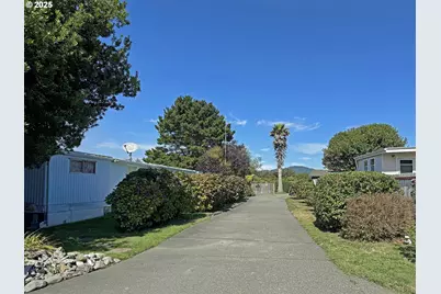 97882 Marks Ln, Brookings, OR 97415 - Photo 25