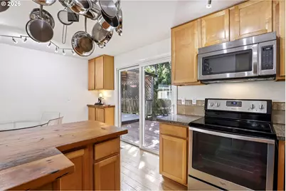 2723 SW Texas St, Portland, OR 97219 - Photo 13