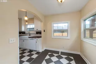 244 NE Buffalo St, Portland, OR 97211 - Photo 11