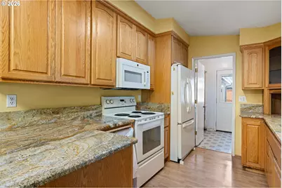 512 Cardinal Way, Springfield, OR 97477 - Photo 7