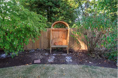 512 Cardinal Way, Springfield, OR 97477 - Photo 19