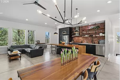 9735 NW Lilac Ct, Portland, OR 97231 - Photo 9