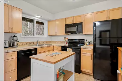 1025 SW Bertha Blvd #3, Portland, OR 97219 - Photo 15