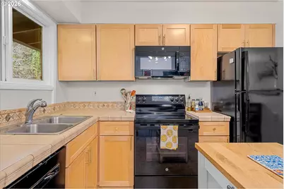 1025 SW Bertha Blvd #3, Portland, OR 97219 - Photo 17