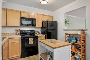 1025 SW Bertha Blvd, Portland, OR 97219 - Photo 13