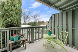 1025 SW Bertha Blvd, Portland, OR 97219 - Photo 19