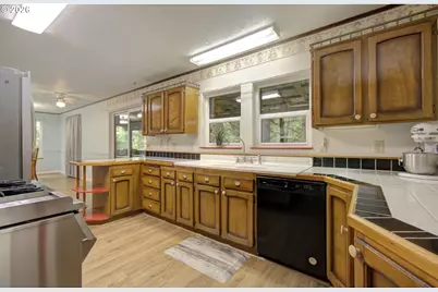 532 NE Curtis Dr, Corbett, OR 97019 - Photo 9