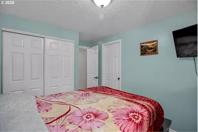 17022 SE Salmon St, Portland, OR 97035 - Photo 23