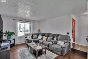 17022 SE Salmon St, Portland, OR 97035 - Photo 7