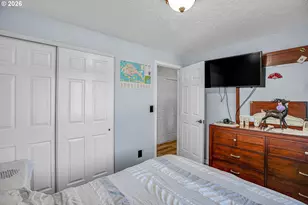 17022 SE Salmon St, Portland, OR 97035 - Photo 21