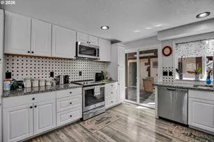 17022 SE Salmon St, Portland, OR 97035 - Photo 13
