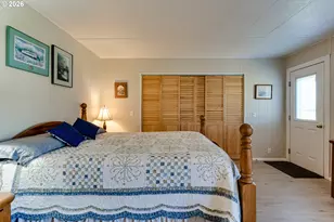 34681 Devonshire Dr, Eugene, OR 97405 - Photo 19