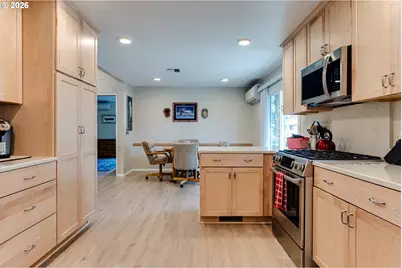 34681 Devonshire Dr, Eugene, OR 97405 - Photo 15