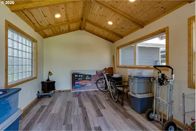 34681 Devonshire Dr, Eugene, OR 97405 - Photo 29