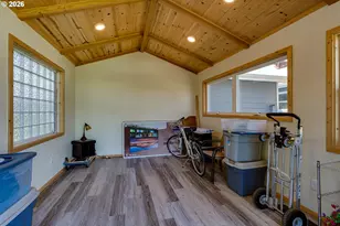 34681 Devonshire Dr, Eugene, OR 97405 - Photo 29