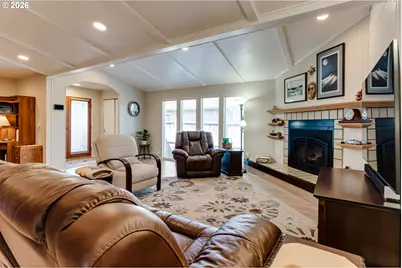 34681 Devonshire Dr, Eugene, OR 97405 - Photo 9