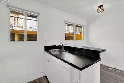 851 SW Broadway Dr #52, Portland, OR 97201 - Photo 11