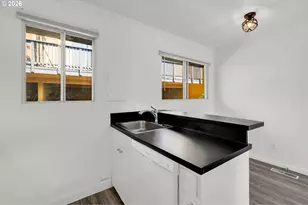 851 SW Broadway Dr, Portland, OR 97201 - Photo 11